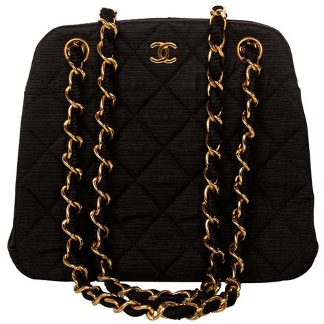 Chanel quilted bag gold chain